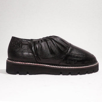 The Traveller - Fantasia Pink